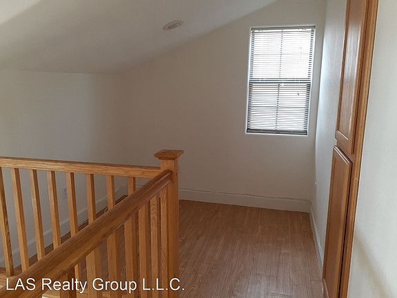 5th image of 138 Gryffin Ave