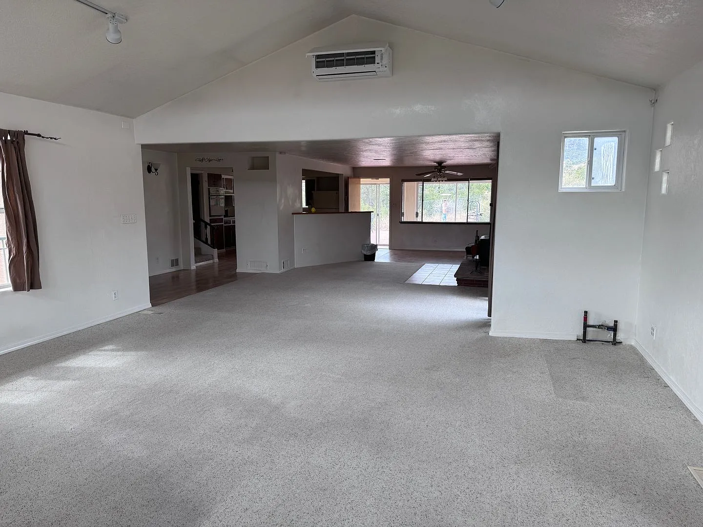 4 Bedroom, 2.5 Bathroom Home in Cedar Crest, NM — Photo 4