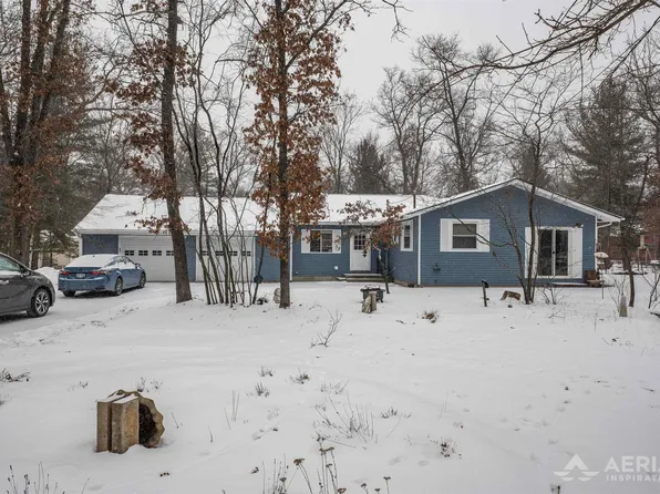 6390 S Forest Lake Dr, Alger, MI 48610