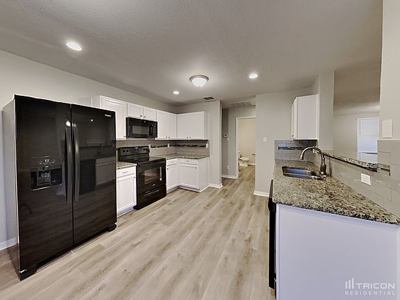 4th image of 3052 Crimson Clover Dr