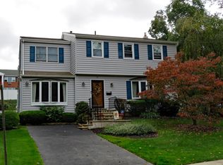 35 N Line Rd, Newtown Square, PA 19073