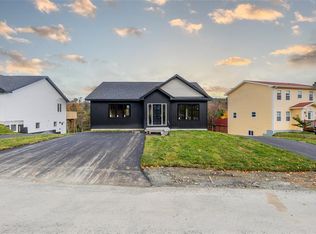 24 Whelans Cres, Paradise, NL A1L3S6