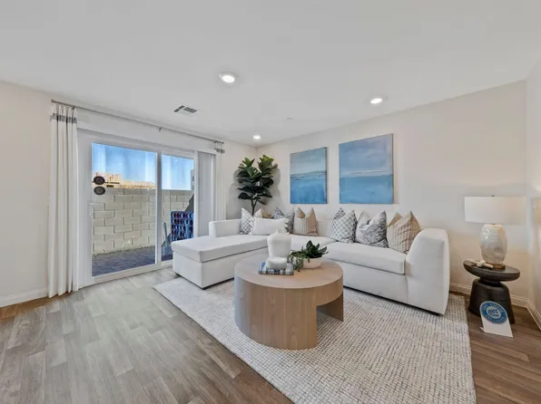 Unit 120 Plan, Solaris at Russell