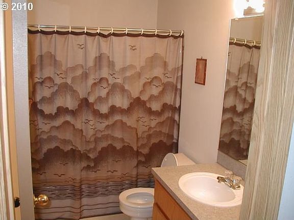 4th image of 10304 NE 65th Ave