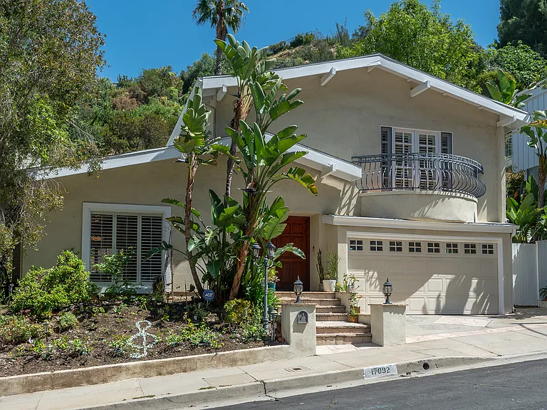 17092 Escalon Dr — Photo 2