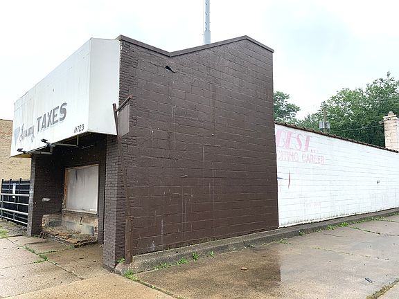 2nd image of 16723 E Warren Ave
