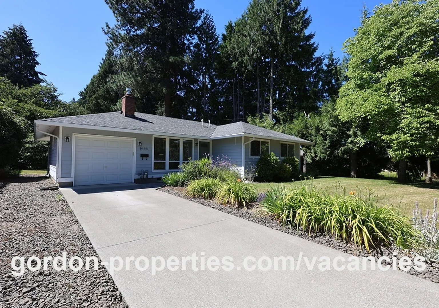 SE Garrett Dr - Milwaukie 3 bedroom with hardwood floors — Photo 2