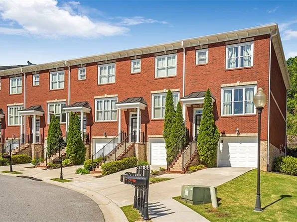 2422 Dresden Parc Cir NE, Atlanta, GA 30345