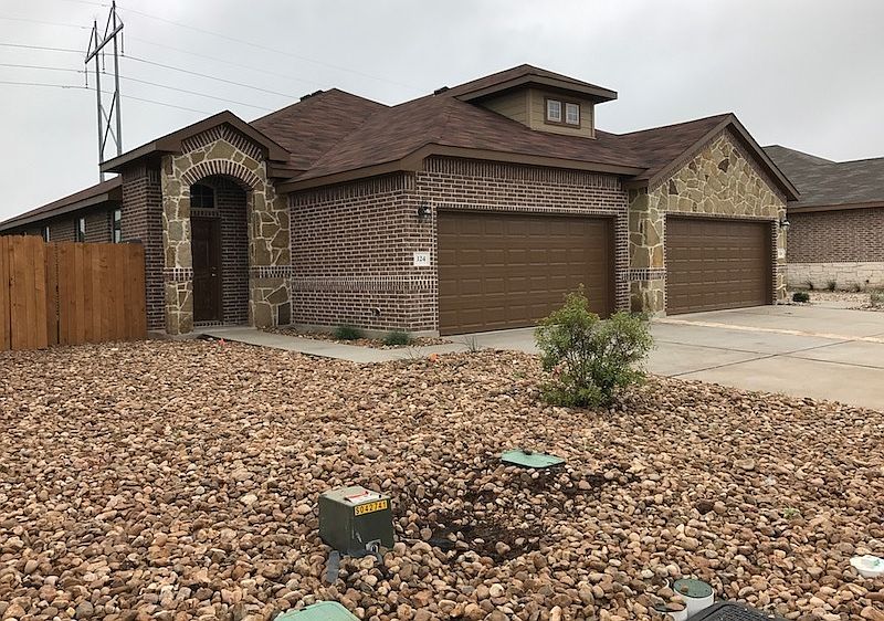 1st image of 124 Hidden Springs Dr