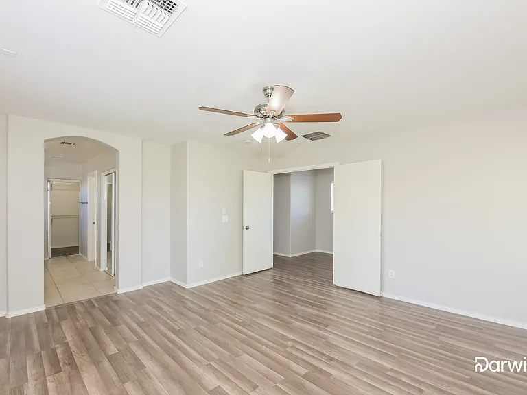 2519 S 90th Dr — Photo 7