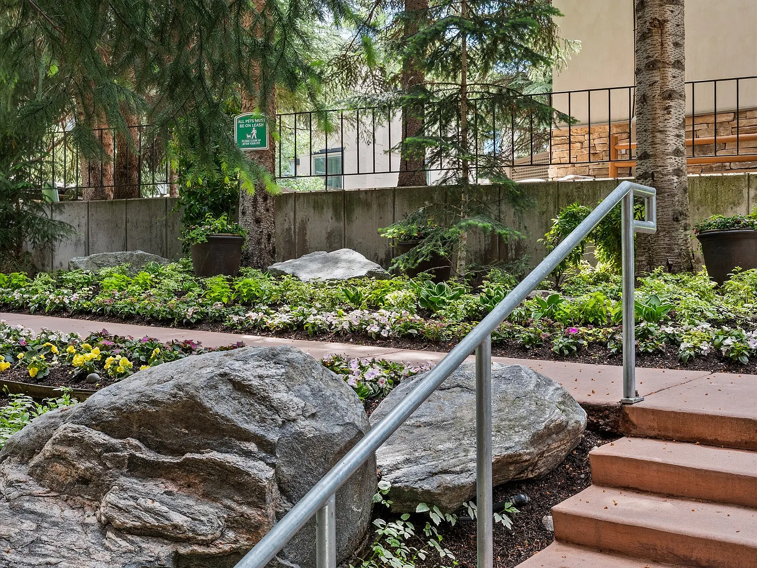 2 bed, 986 sqft, $18,000 — Photo 4