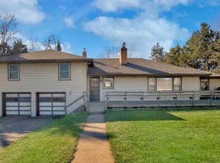 4529 Lakeshore Pl, Arden Hills, MN 55112