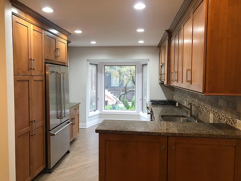 19W270 Governors Trl — Photo 6