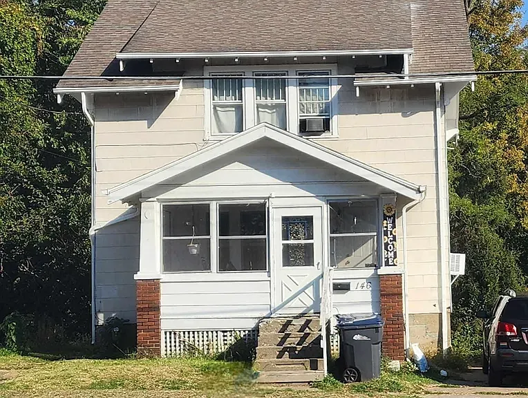 146 S Central Ave — Photo 1