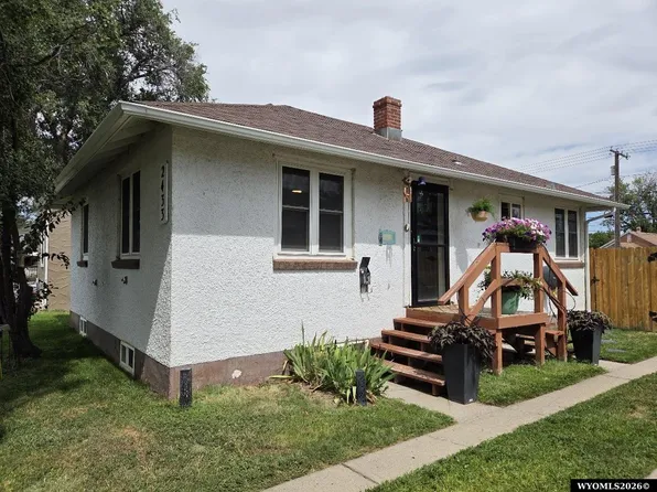 2433 E B St, Torrington, WY 82240