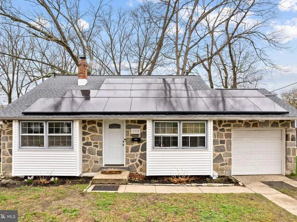 208 Sussex Dr, Lindenwold, NJ 08021