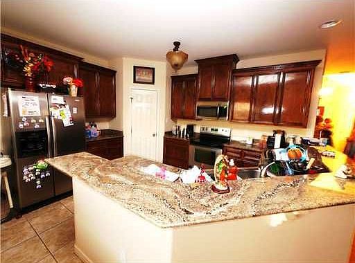 3rd image of 3133 Dante Dr