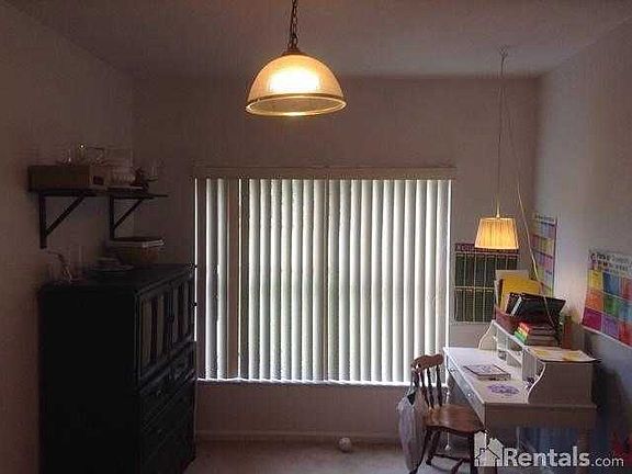 5th image of 405 Flatwood Dr