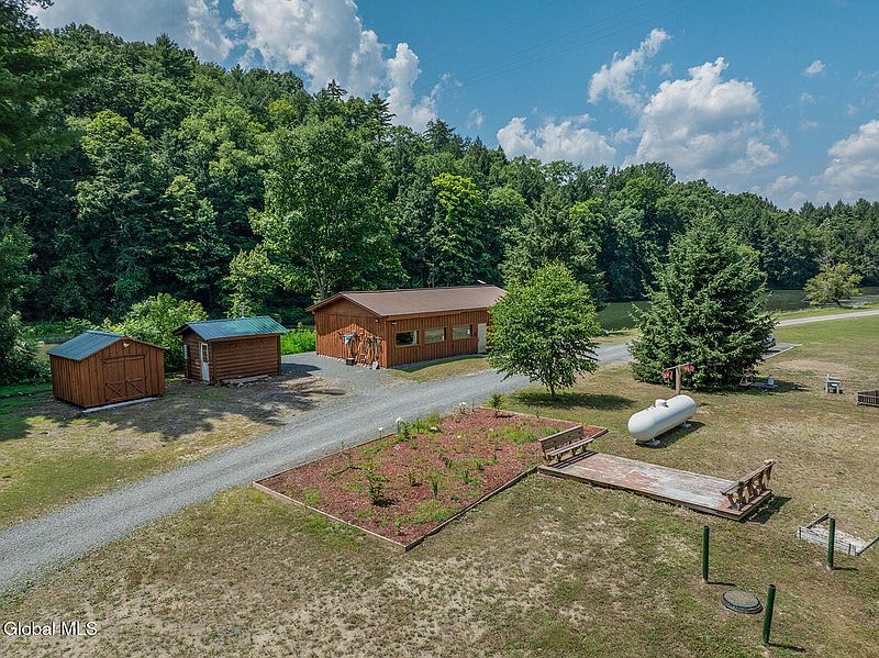 2nd image of 213 Fiddlers Elbow Road