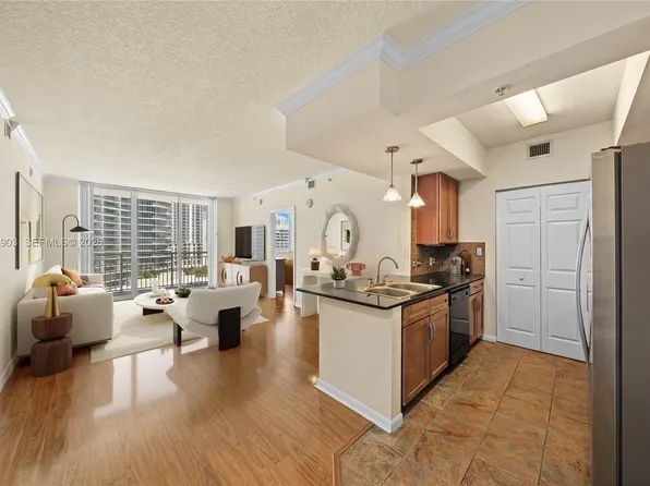 2000 N Bayshore Dr APT 1005, Miami, FL 33137