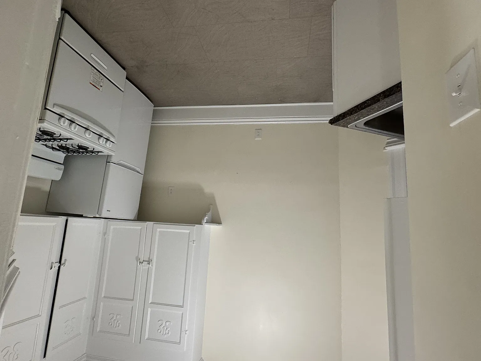 1 bed, $2,500 — Photo 4