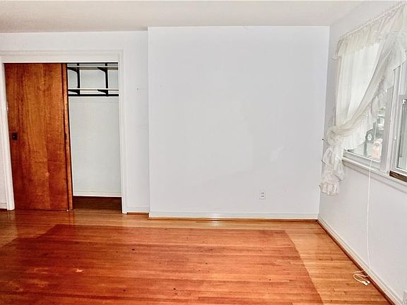 4th image of 9470 Wehrle Dr