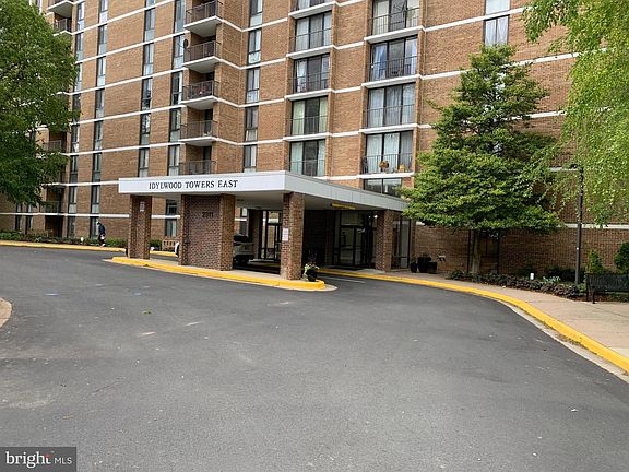 2nd image of 2311 Pimmit Dr APT 209