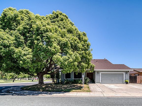 4th image of 1313 Northgate Dr