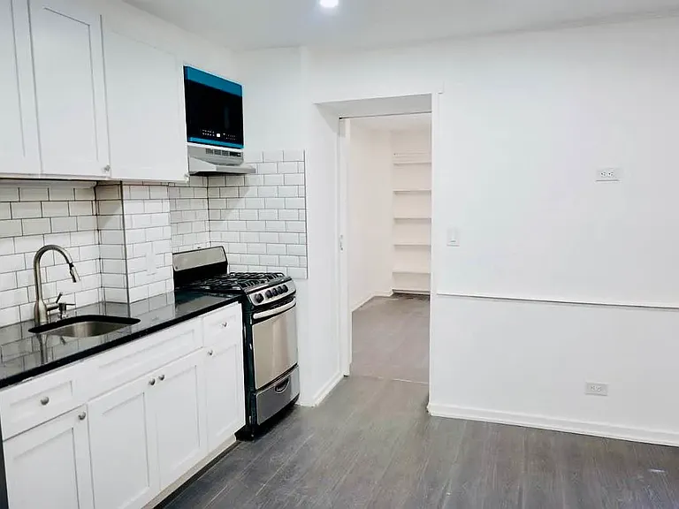 858 Saint Johns Pl #GARDEN — Photo 2