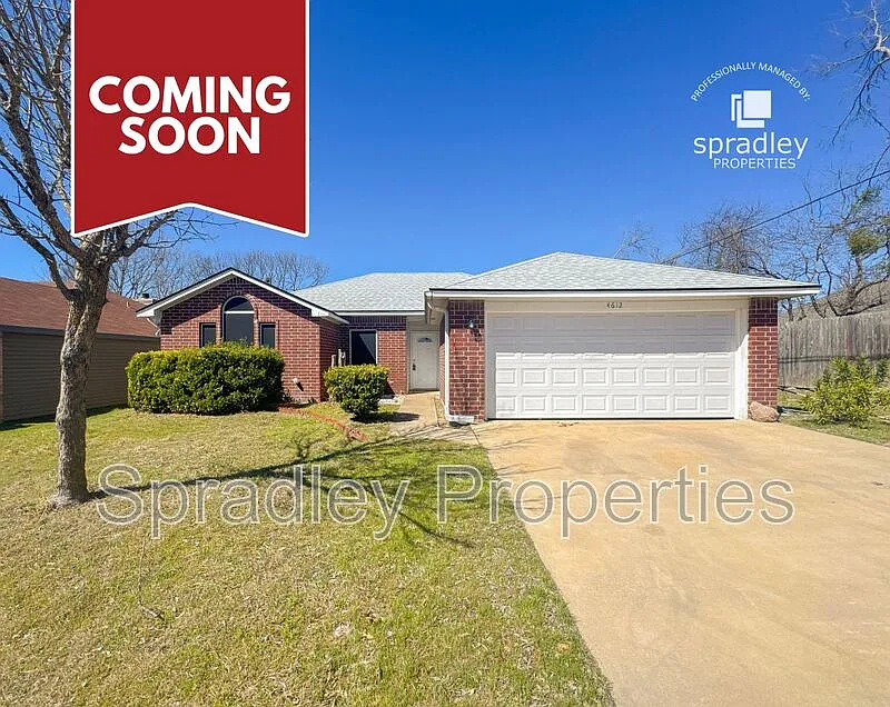 3 bed, 2.0 bath, 1337 sqft, $1,575 — Photo 1