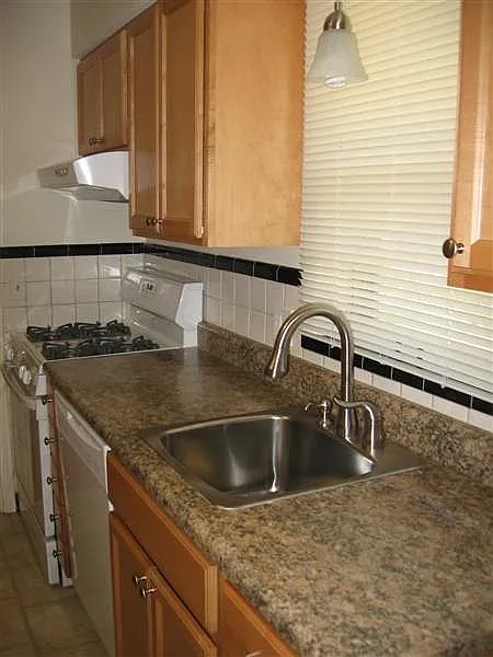 831 Lynda Ct photo 1