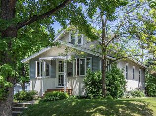 1228 Saint Albans St N, Saint Paul, MN 55117