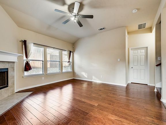 5th image of 1541 Grassy View Dr