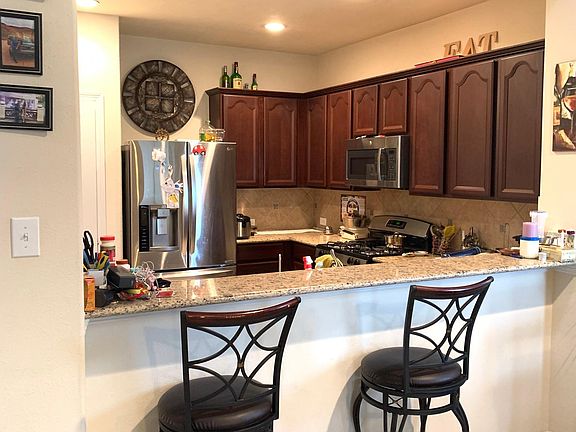 Kitchen, Breakfast bar , granite counter tops