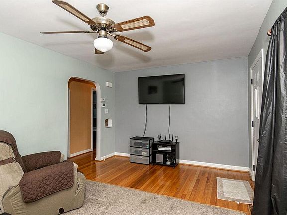 5th image of 6939 Lois Dr