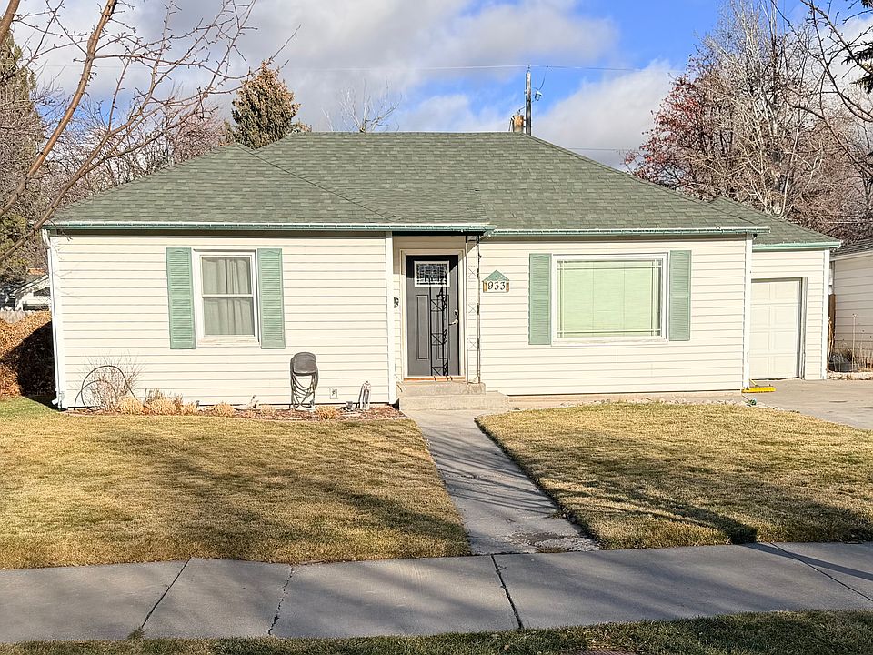 1st image of 933 E 13th St