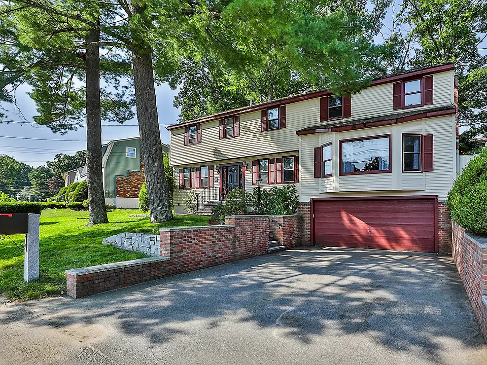 28 Danbury Rd
