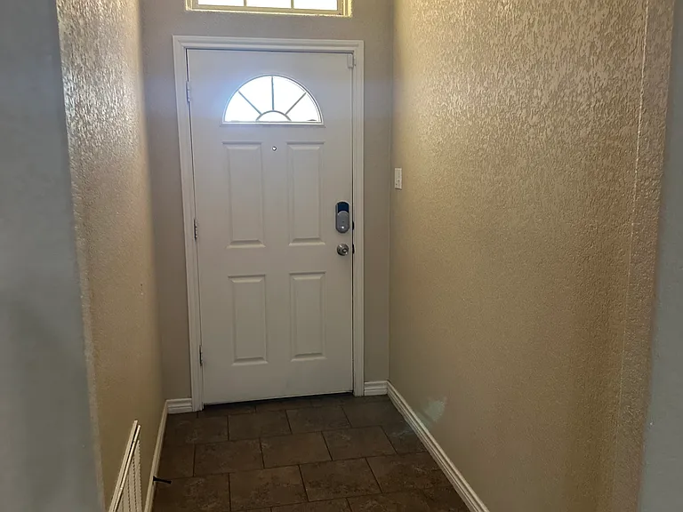 703 W Gemini Ln — Photo 5