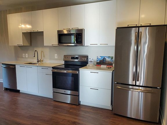 5th image of 989 Buchanan St #302