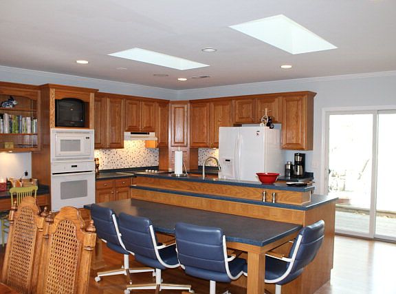 5th image of 709 W Little John Ln