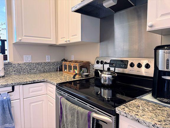 3rd image of 94033 Marsh Bay Ct