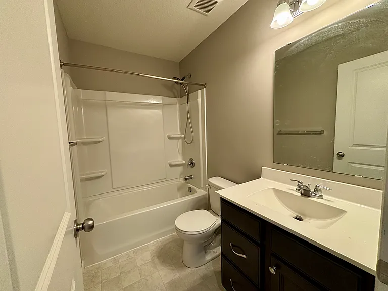 5176 Hampton St NE — Photo 14