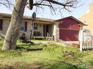 612 Oak Ridge Dr, Sand Springs, OK 74063