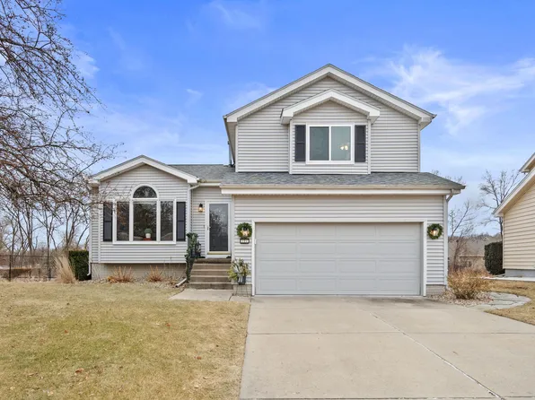 121 25th Ct, West Des Moines, IA 50265