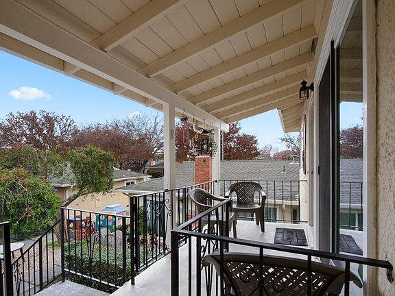 5th image of 1368 Essex Way
