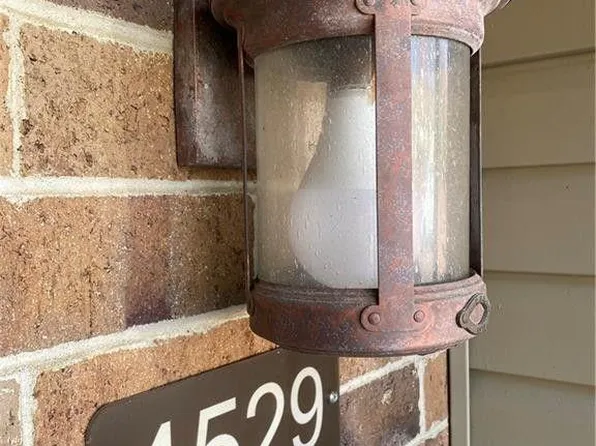 4529 Saint James Cir NW, Canton, OH 44708