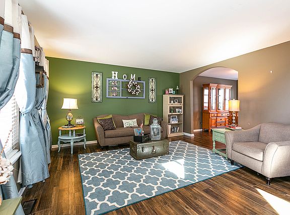 3rd image of 6901 Sahara Dr