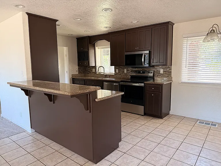 5006 Karyn Dawn Dr — Photo 1