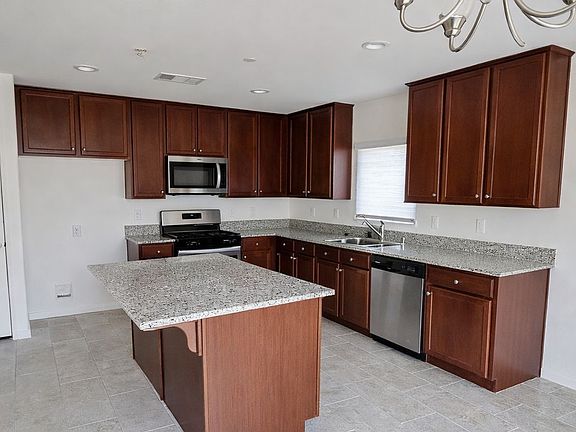 3rd image of 2035 W Chianti Way