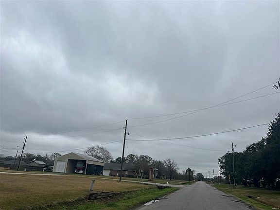 5th image of 440 Vincent Rd